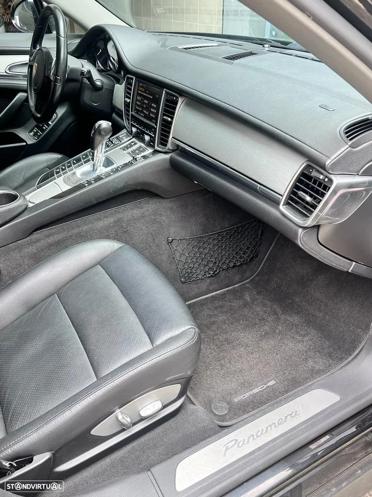 Porsche Panamera Standard - 24