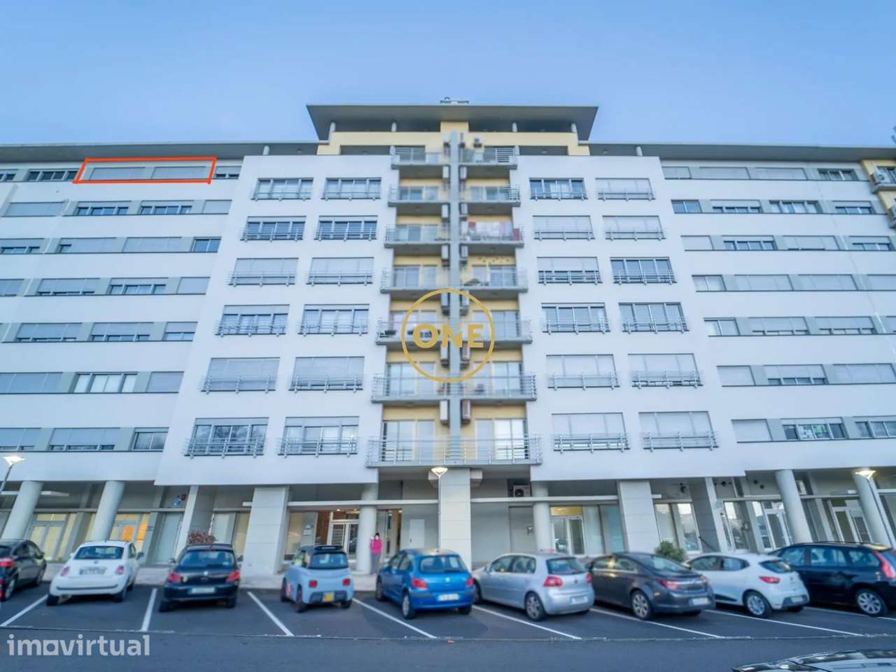 ✨ Apartamento T4 na prestigiada Avenida E – São Miguel ✨ - Grande imagem: 2/46