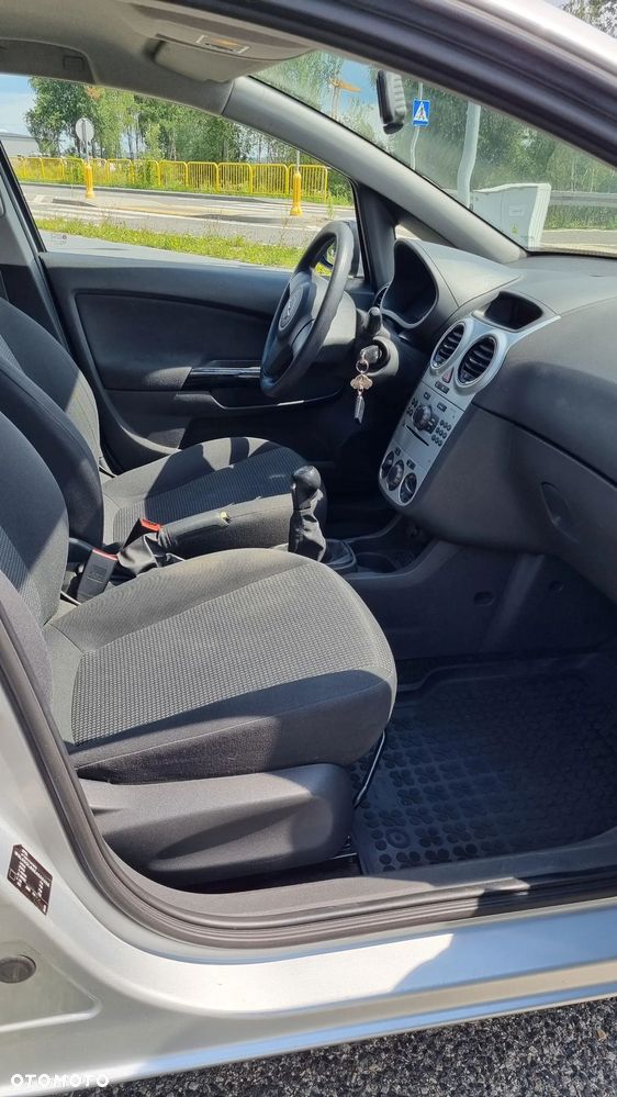 Opel Corsa 1.2 16V Edition / Active - 13