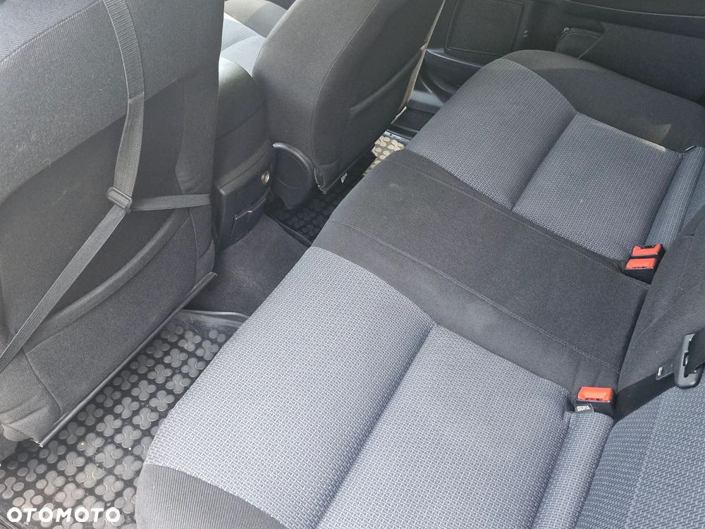 Ford Mondeo 2.0 Ambiente - 17