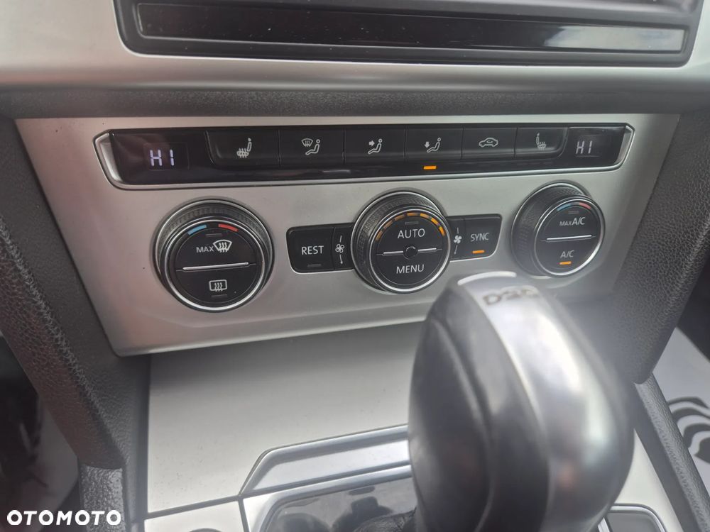 Volkswagen Passat 1.8 TSI BMT Comfortline DSG - 22