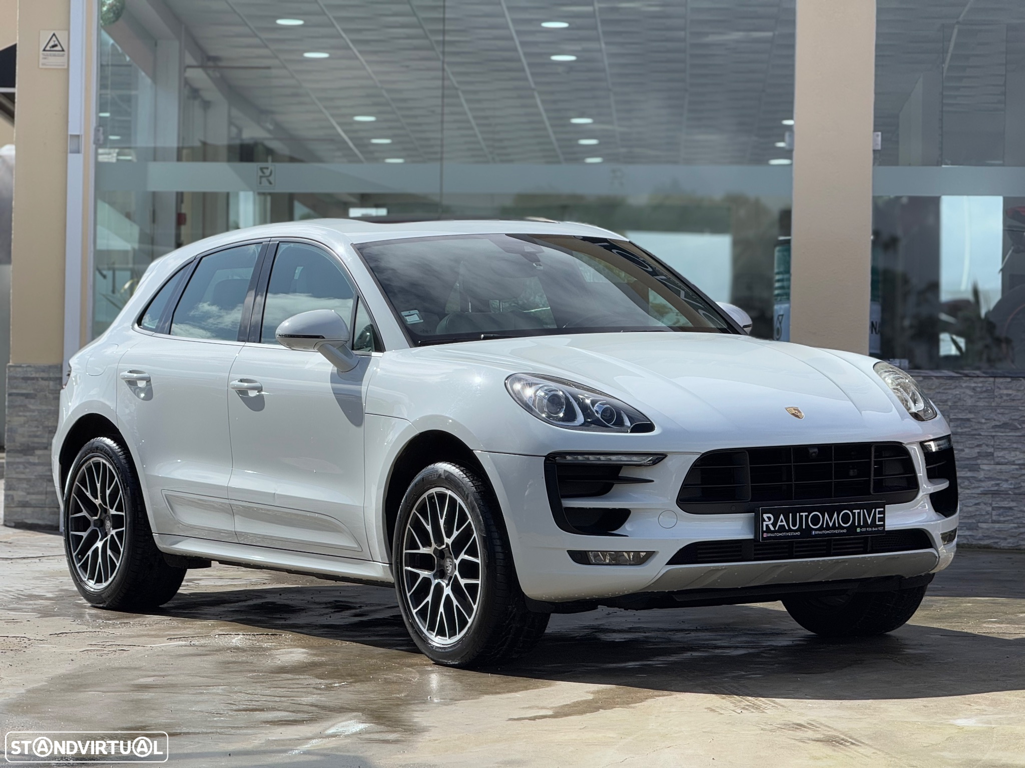 Porsche Macan Standard - 2