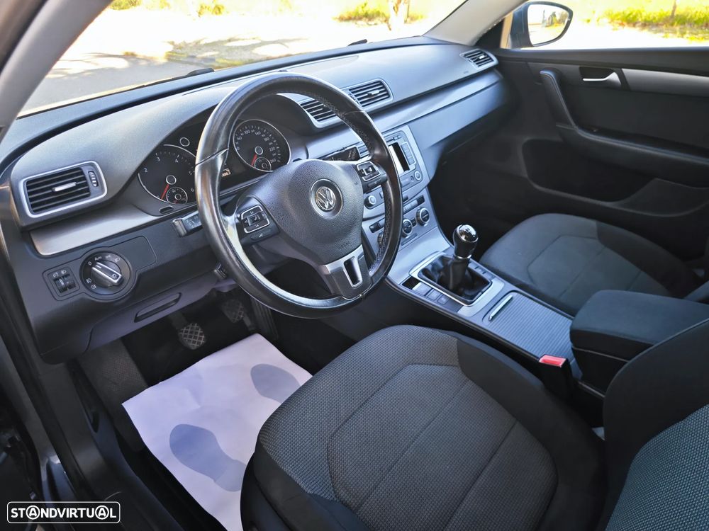 VW Passat Variant 1.6 TDI Confortline Navig - 5