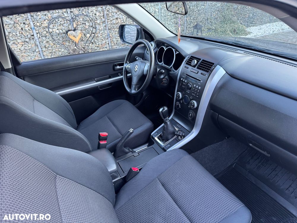 Suzuki Grand Vitara 1.9 DDiS Comfort - 9