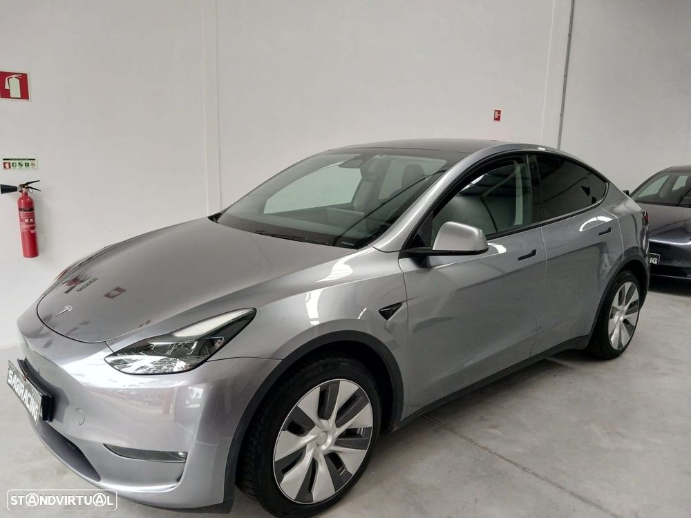 Tesla Model Y Long Range Dual Motor AWD - 4