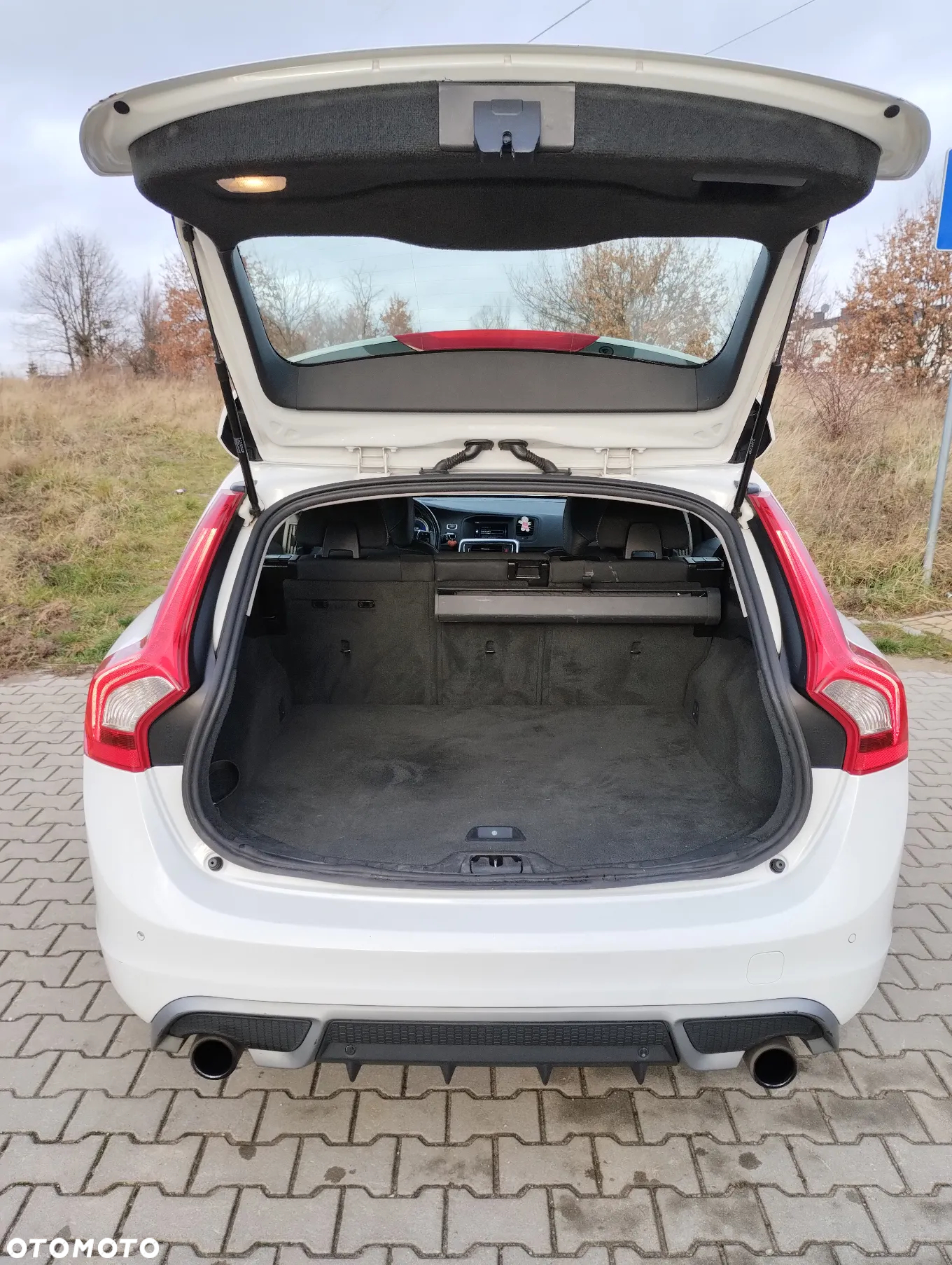 Volvo V60 T6 AWD R-Design - 6
