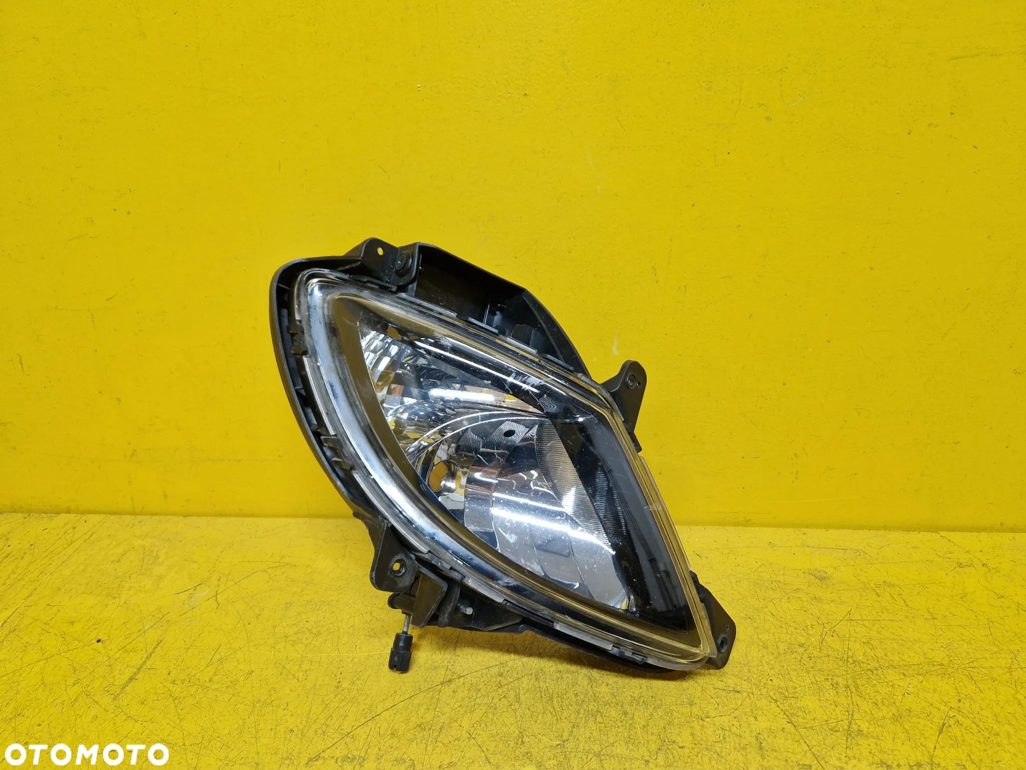 HYUNDAI IX20 HALOGEN PRAWY PRZOD - 1