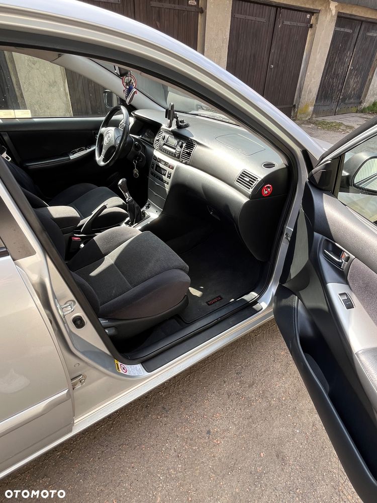 Toyota Corolla 1.6 VVT-i Sol - 21