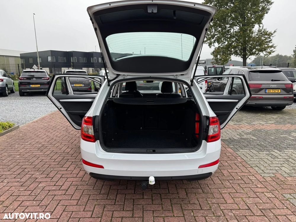 Skoda Octavia 1.6 TDI Premium Edition - 14