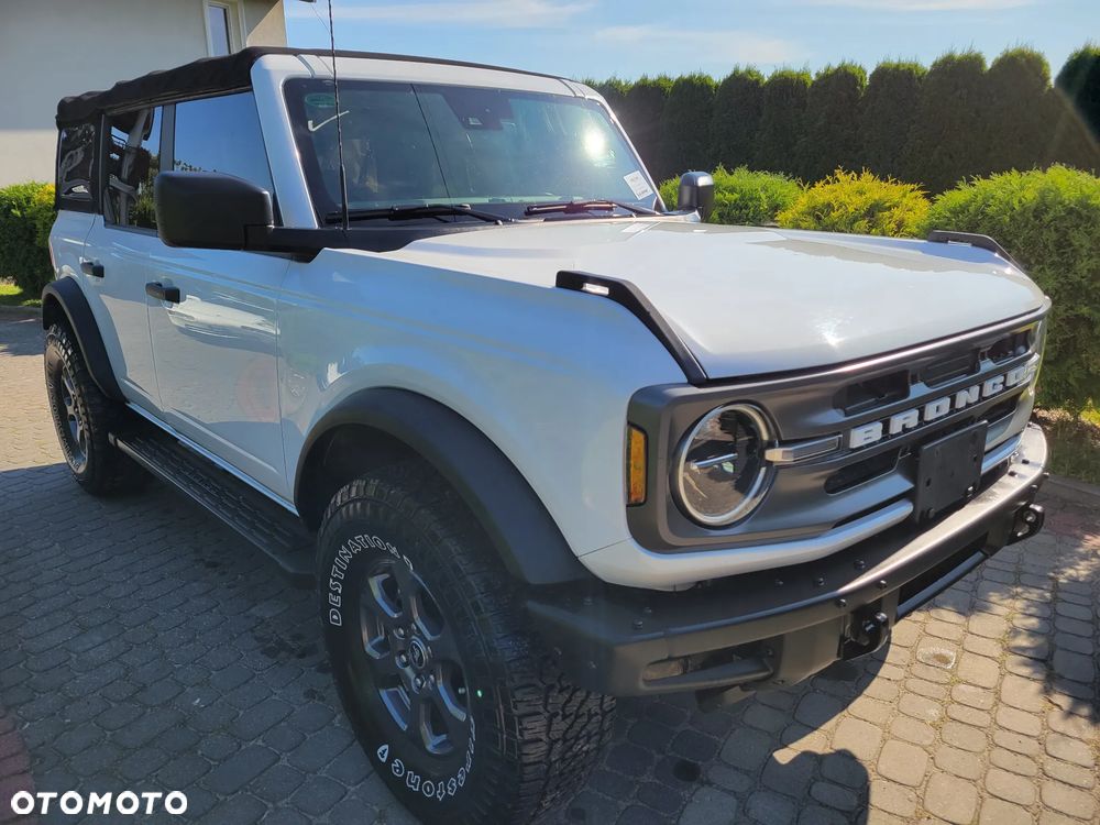Ford Bronco - 3