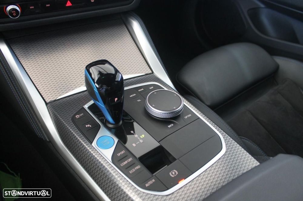 BMW i4 eDrive40 Desportiva M - 27