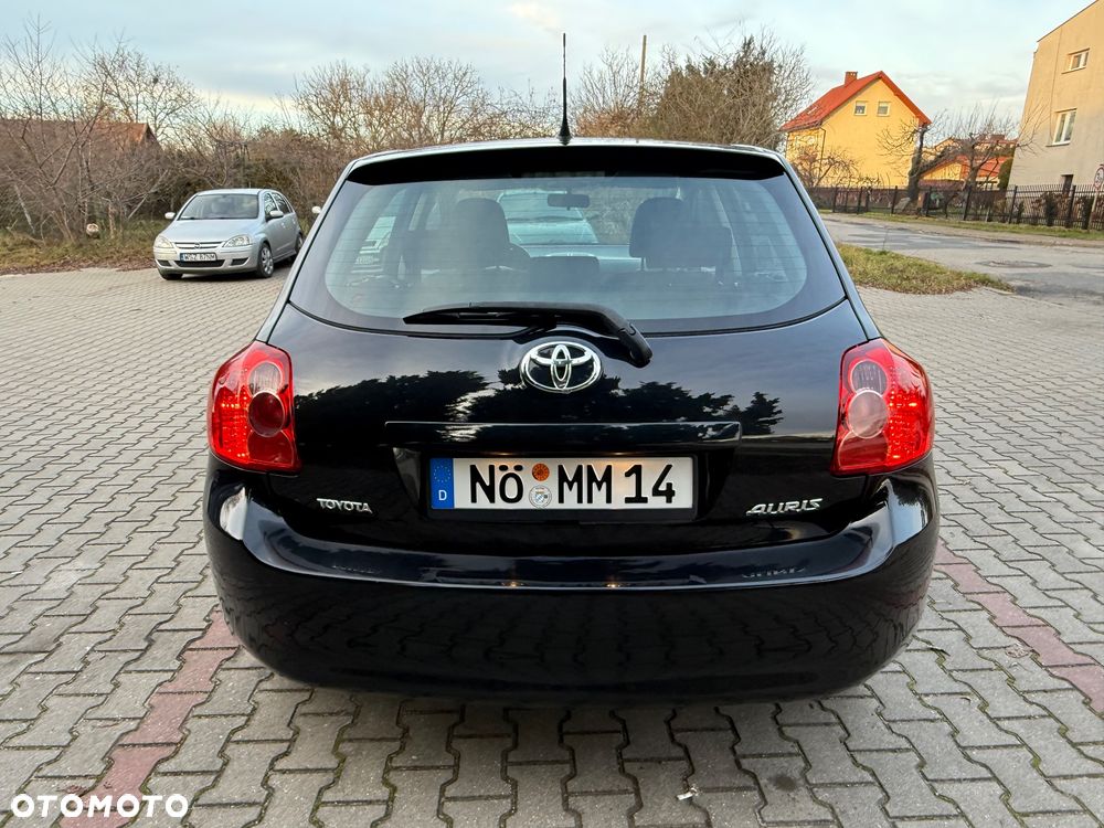 Toyota Auris 1.6 Executive - 5