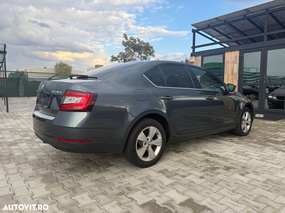 Skoda Octavia 2.0 TDI DSG Ambition - 8