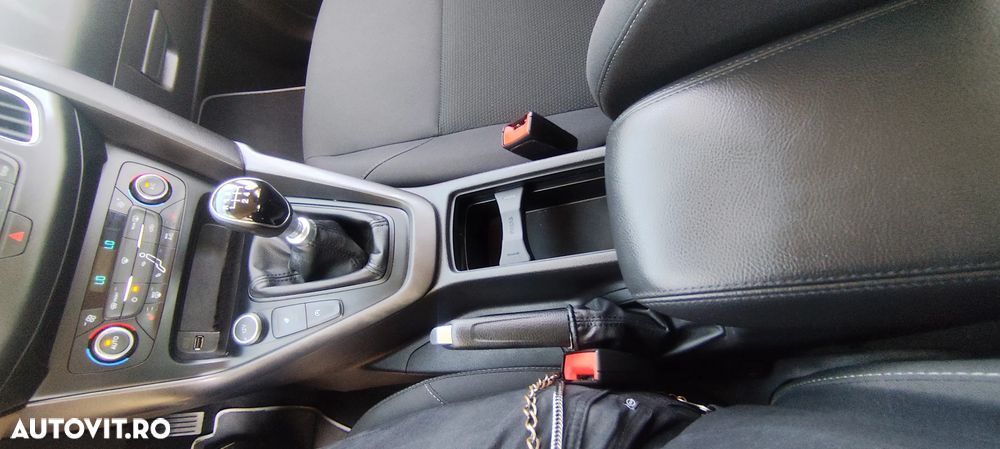 Ford Focus 1.0 EcoBoost ST-Line - 15