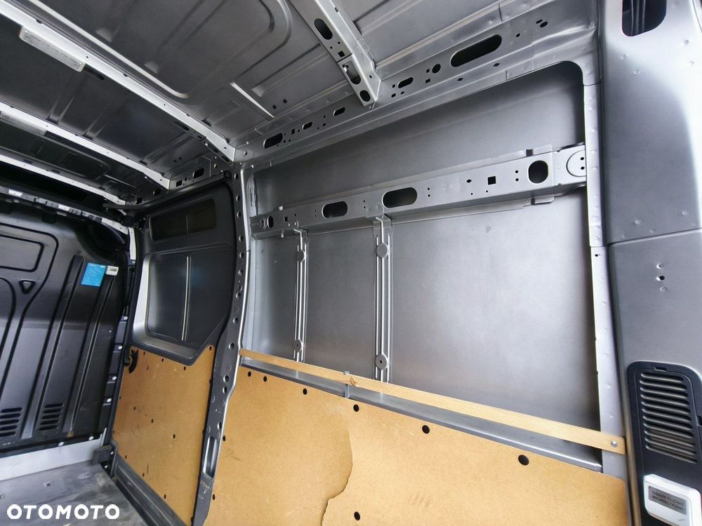Opel Movano - 17