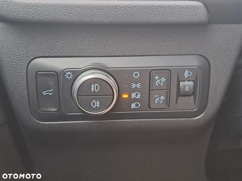 Ford Kuga 2.5 Duratec FHEV ST-LINE - 34