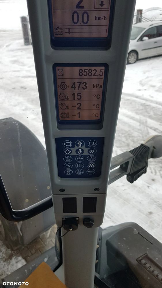 New Holland T8.330 PC 2011R - 23