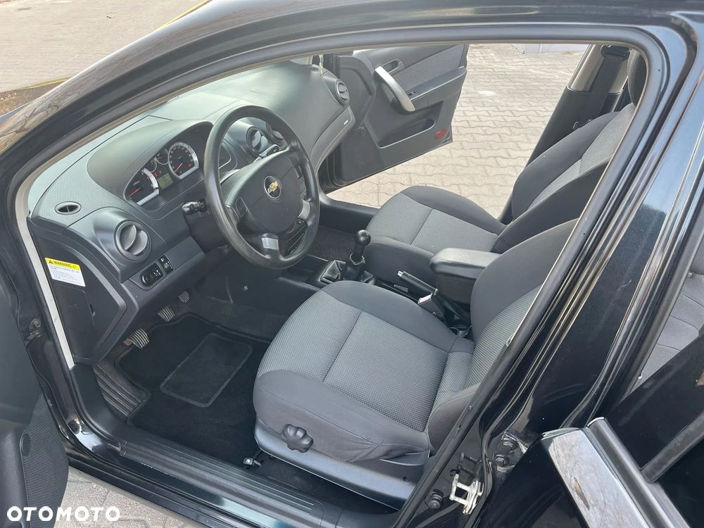 Chevrolet Aveo 1.2 - 10