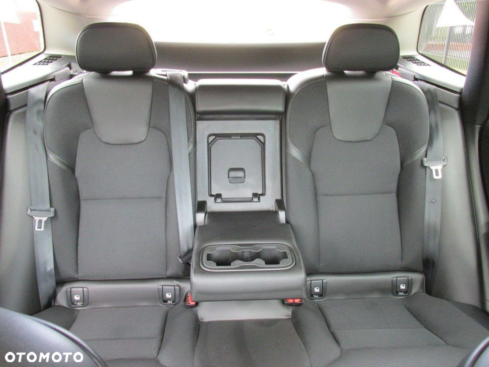 Volvo XC 60 D3 Momentum Pro - 9