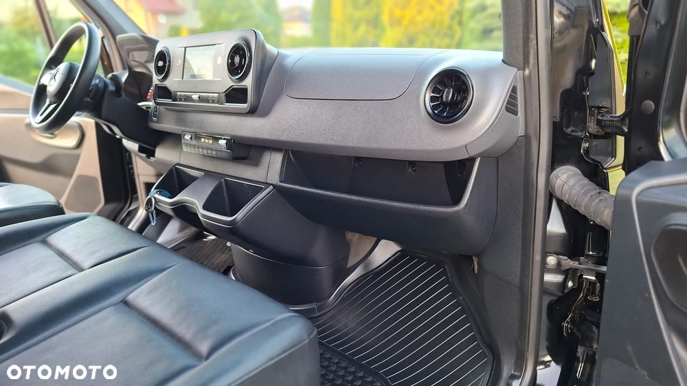 Mercedes-Benz Sprinter - 30