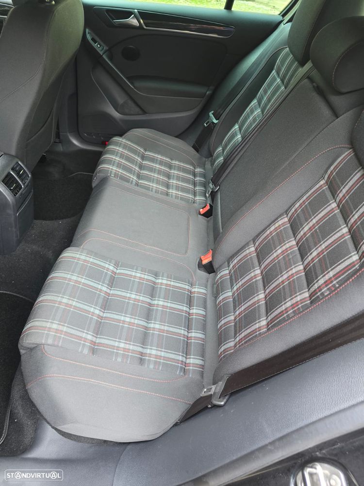 VW Golf 2.0 GTI - 15