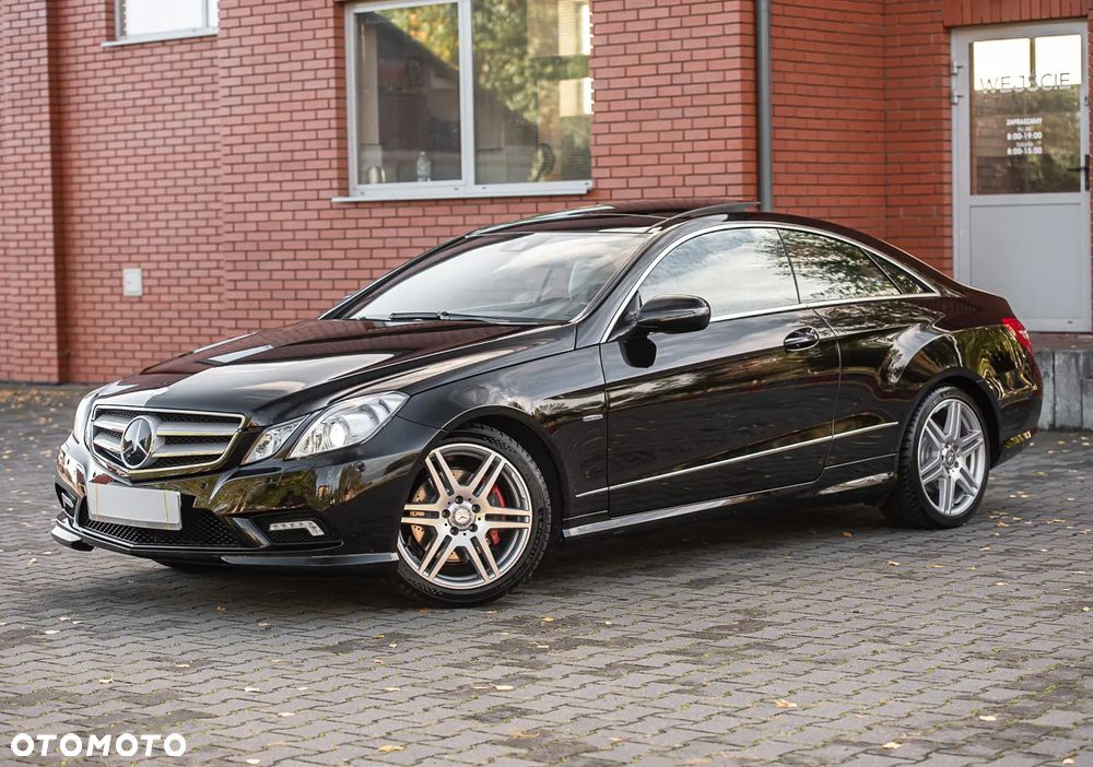 Mercedes-Benz Klasa E 350 CGI Coupe BlueEFFICIENCY 7G-TRONIC Avantgarde - 6