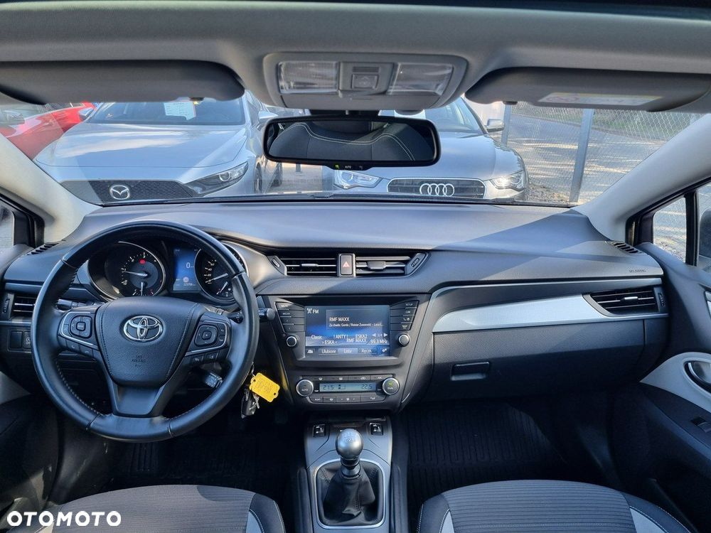 Toyota Avensis 2.0 D-4D Premium - 13