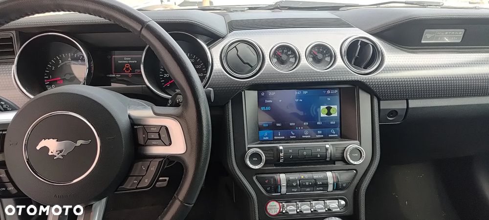 Ford Mustang - 8