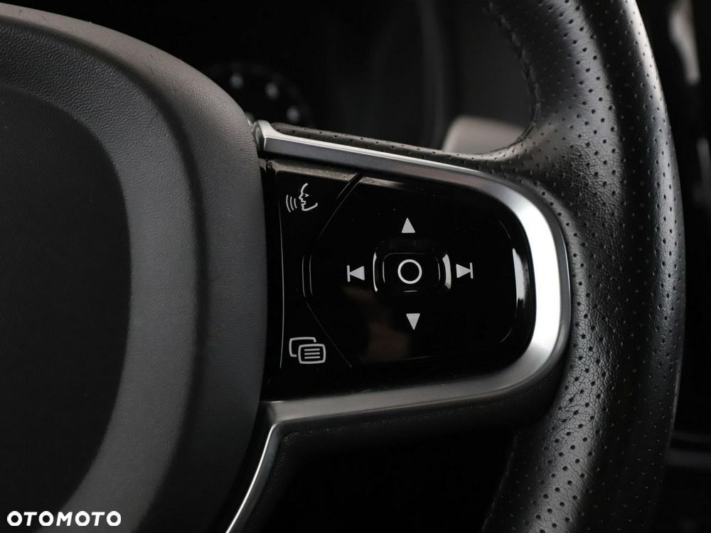 Volvo V90 Cross Country T5 AWD Pro - 32
