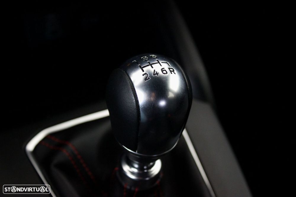 Ford Focus 1.0 EcoBoost MHEV ST-Line - 30