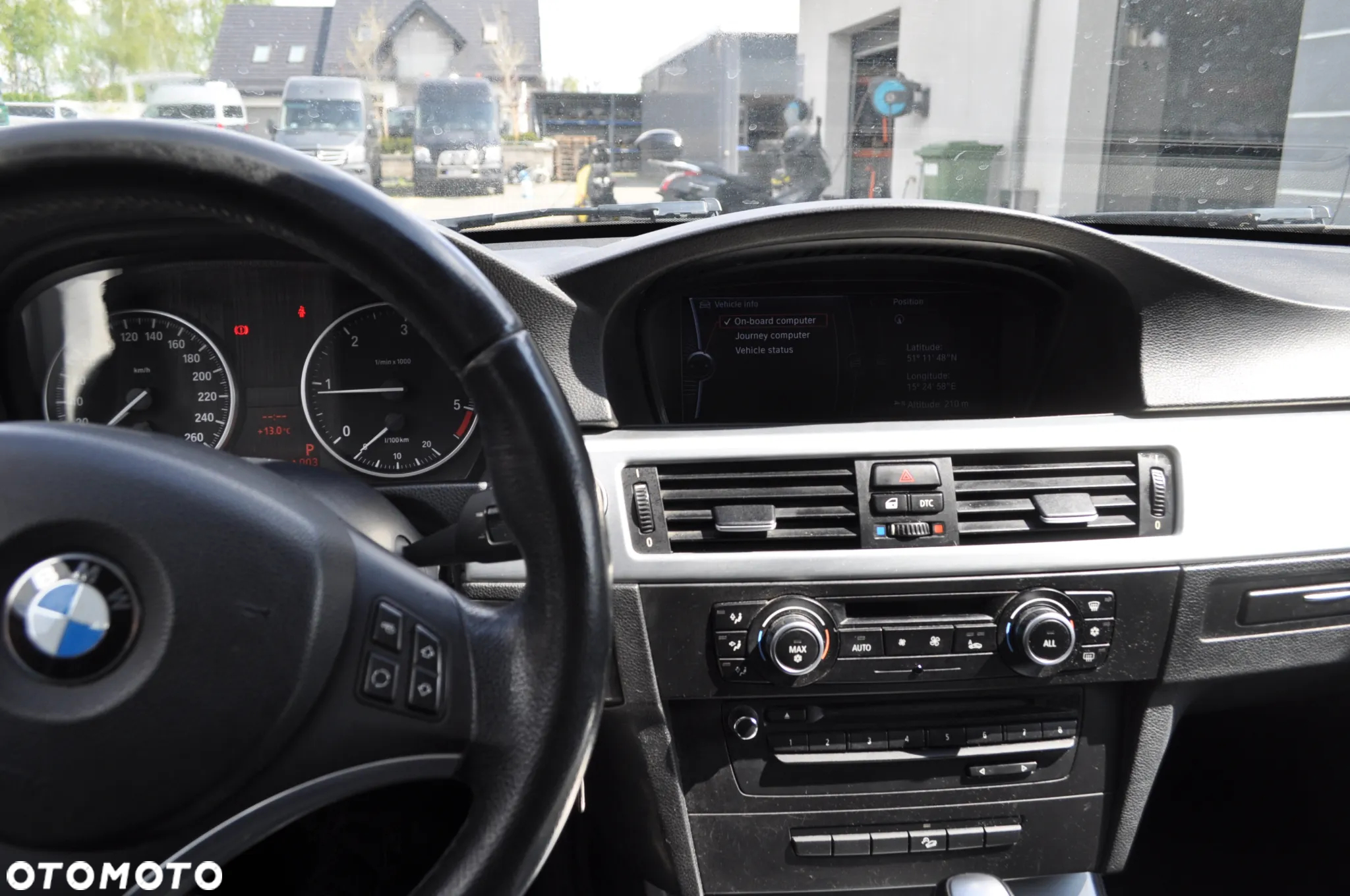BMW Seria 3 320d xDrive DPF Touring - 13
