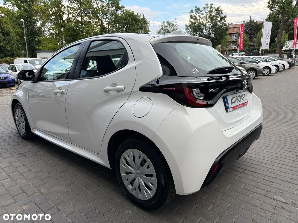 Toyota Yaris 20 - 20