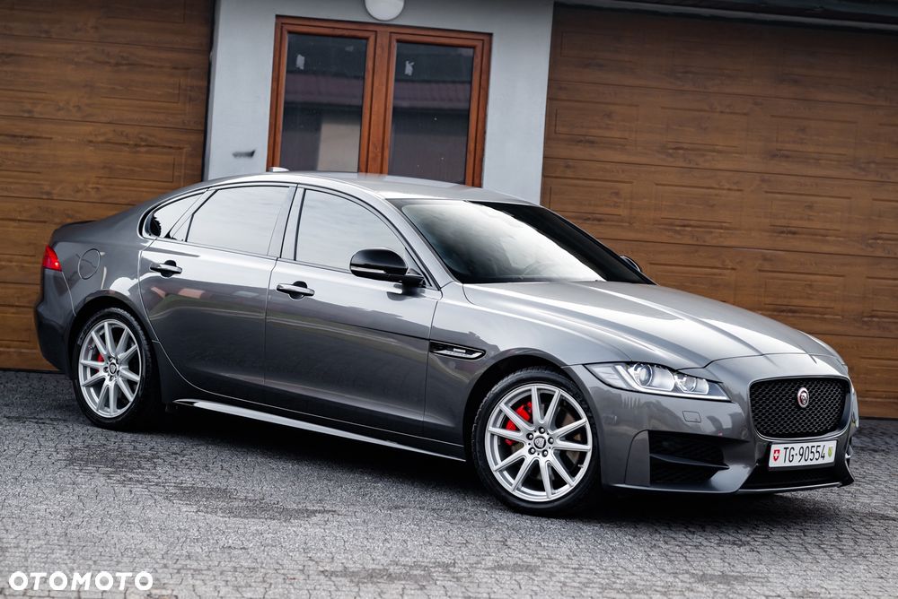 Jaguar XF 35t R-Sport - 6
