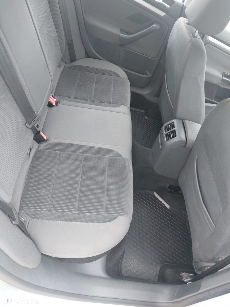 Volkswagen Jetta - 13