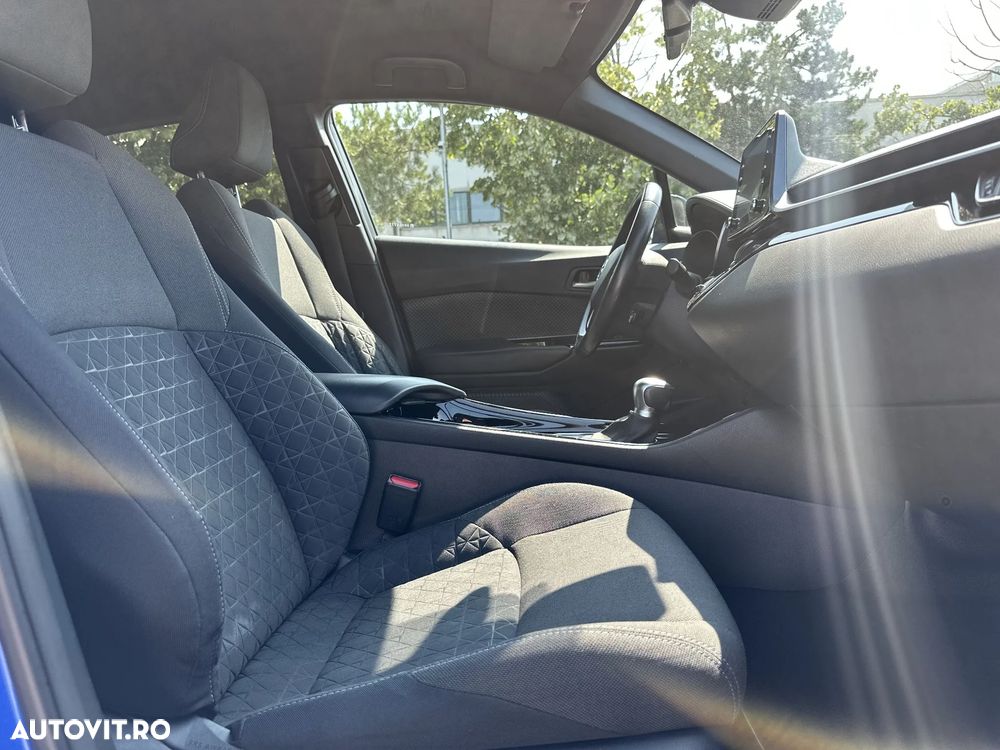 Toyota C-HR - 12