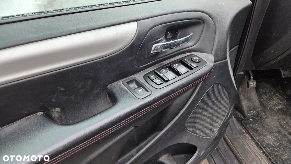 Dodge Grand Caravan - 5