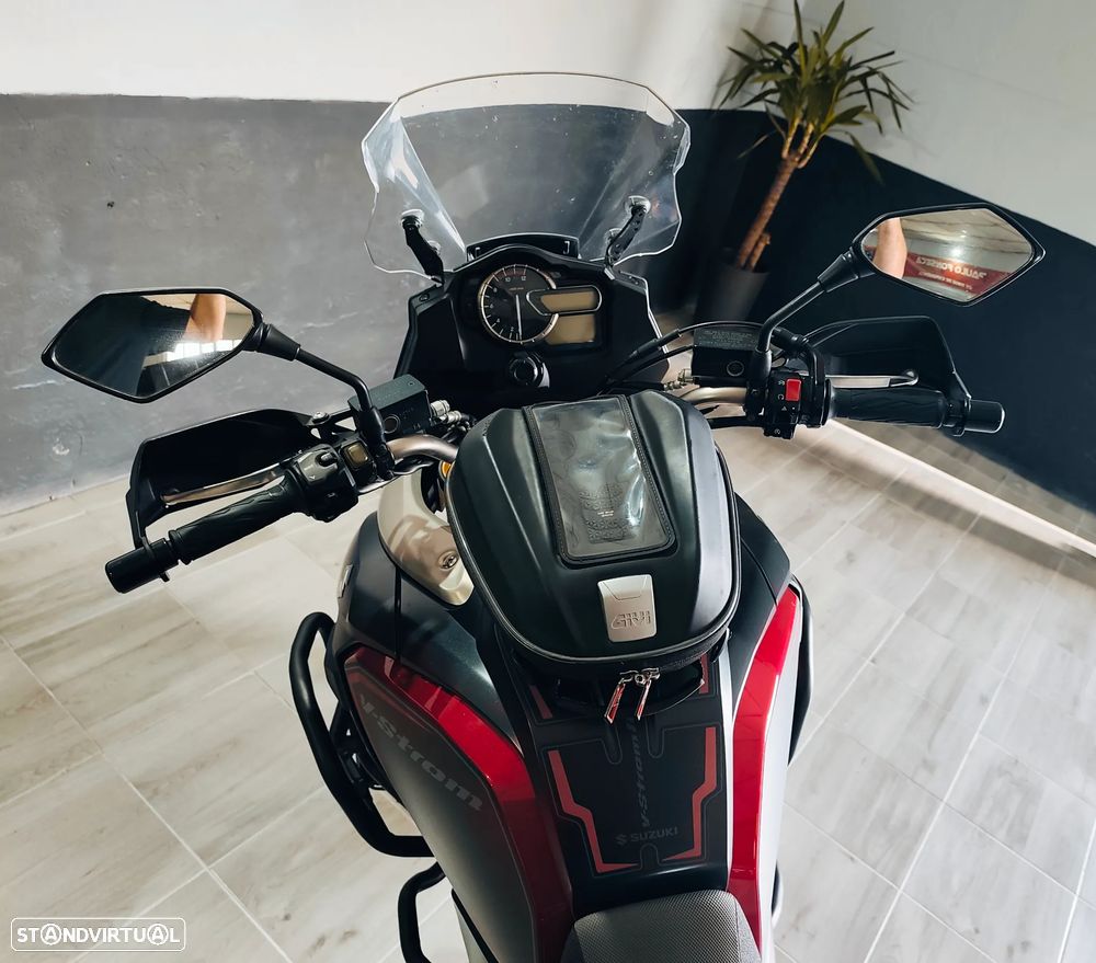 Suzuki DL V Strom 1000 - 10