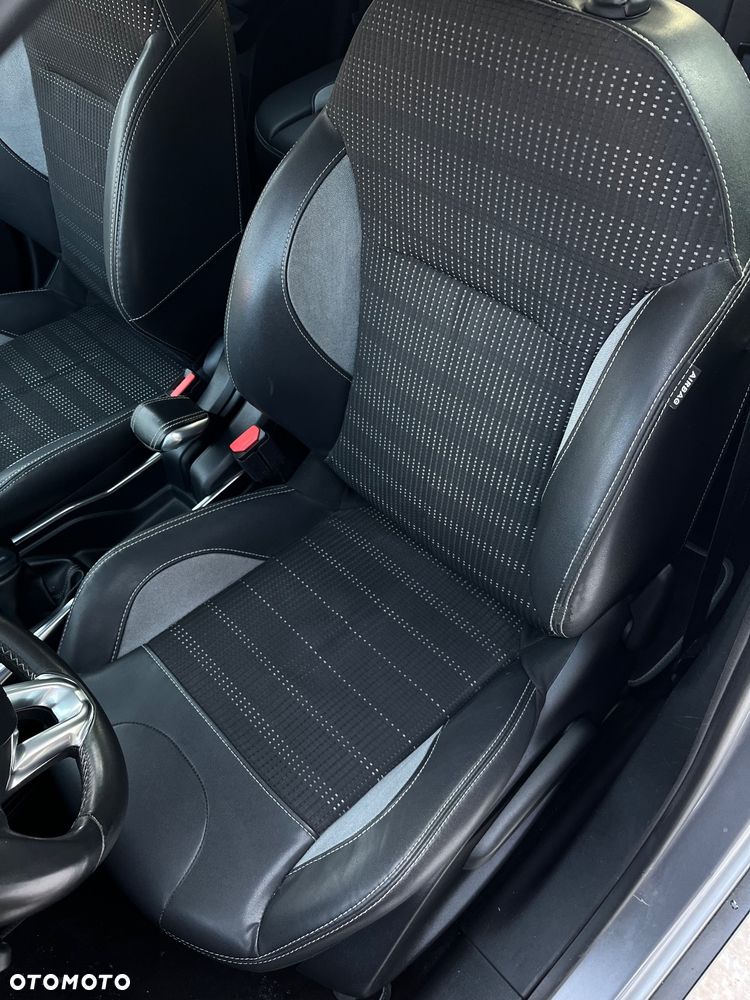 Peugeot 2008 1.6 e-HDi Allure S&S - 9