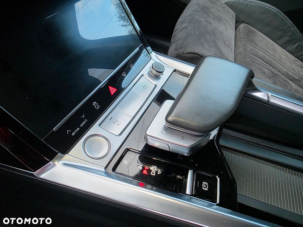 Audi e-tron 55 quattro - 36
