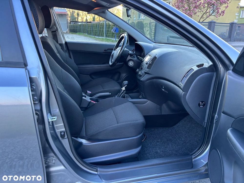 Hyundai i30 1.6 CRDi FIFA WM Edition - 9