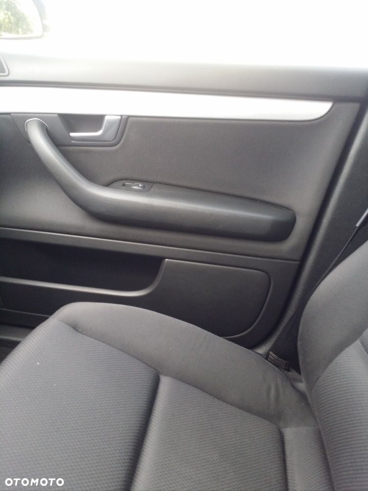Audi A4 Limousine - 7