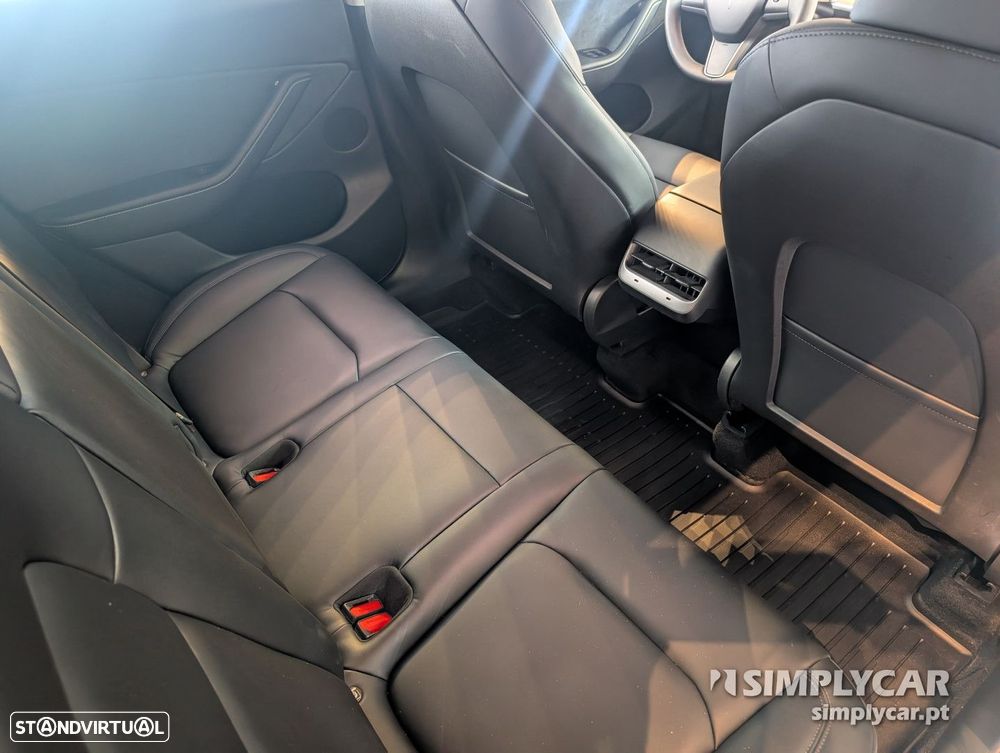 Tesla Model Y Performance Dual Motor AWD - 8