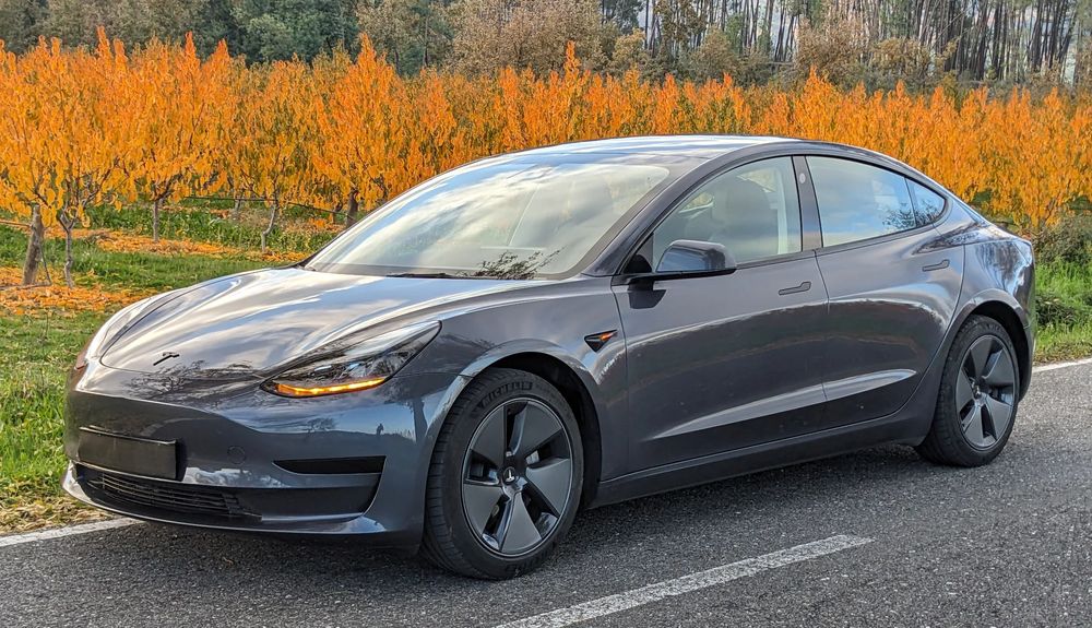 Tesla Model 3 RWD