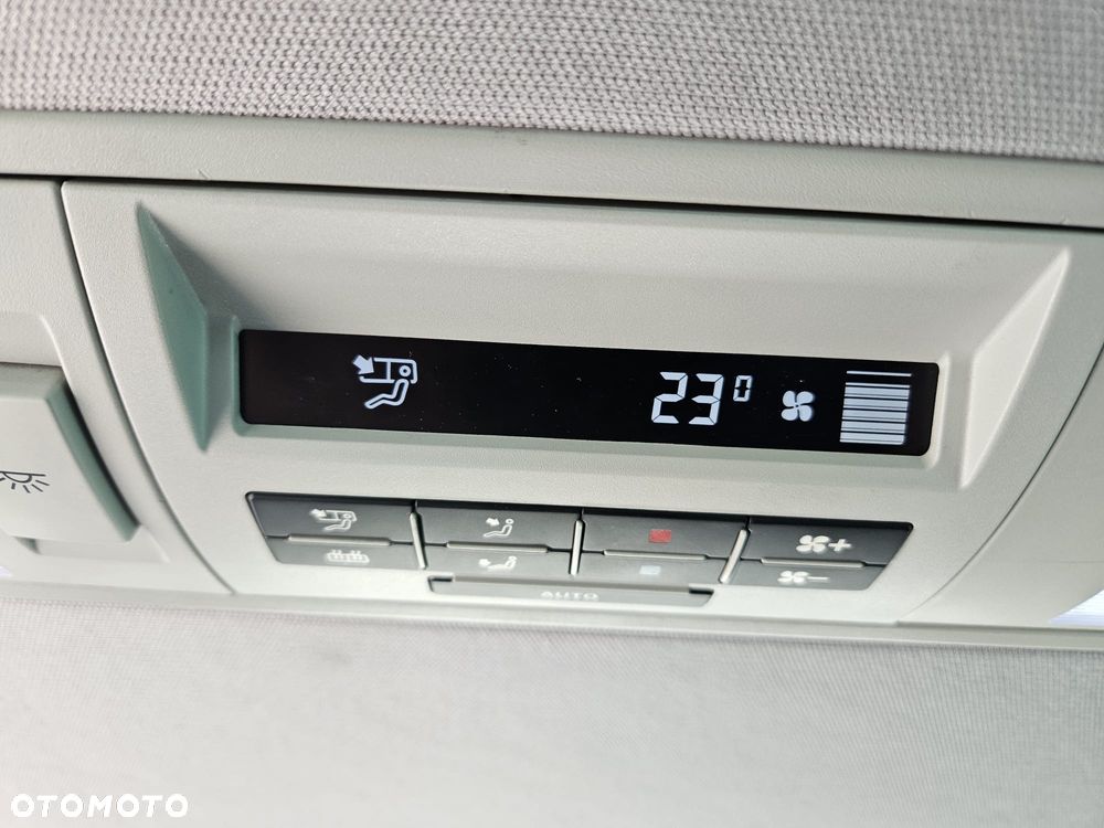 Volkswagen Multivan 2.0 BiTDI L1 Highline 4Motion DSG - 24