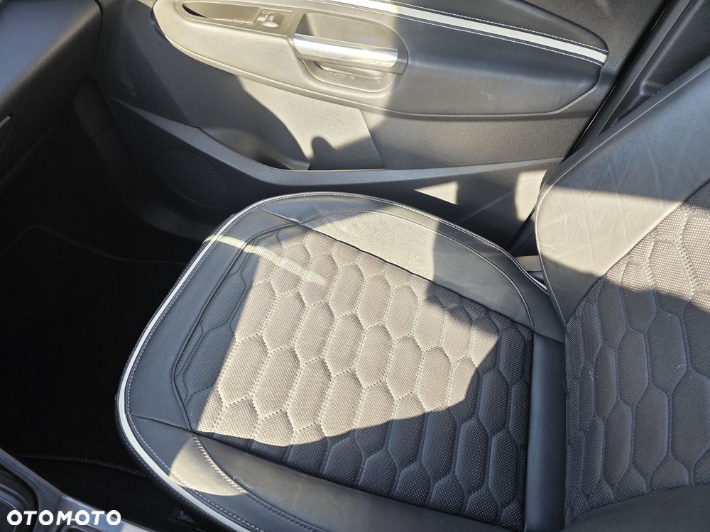 Ford Kuga 2.0 TDCi 4x4 Vignale - 34