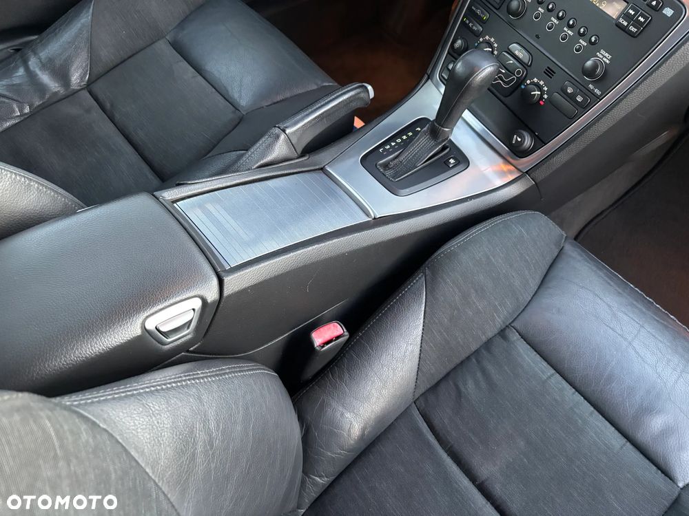 Volvo V70 2.4 Momentum - 32