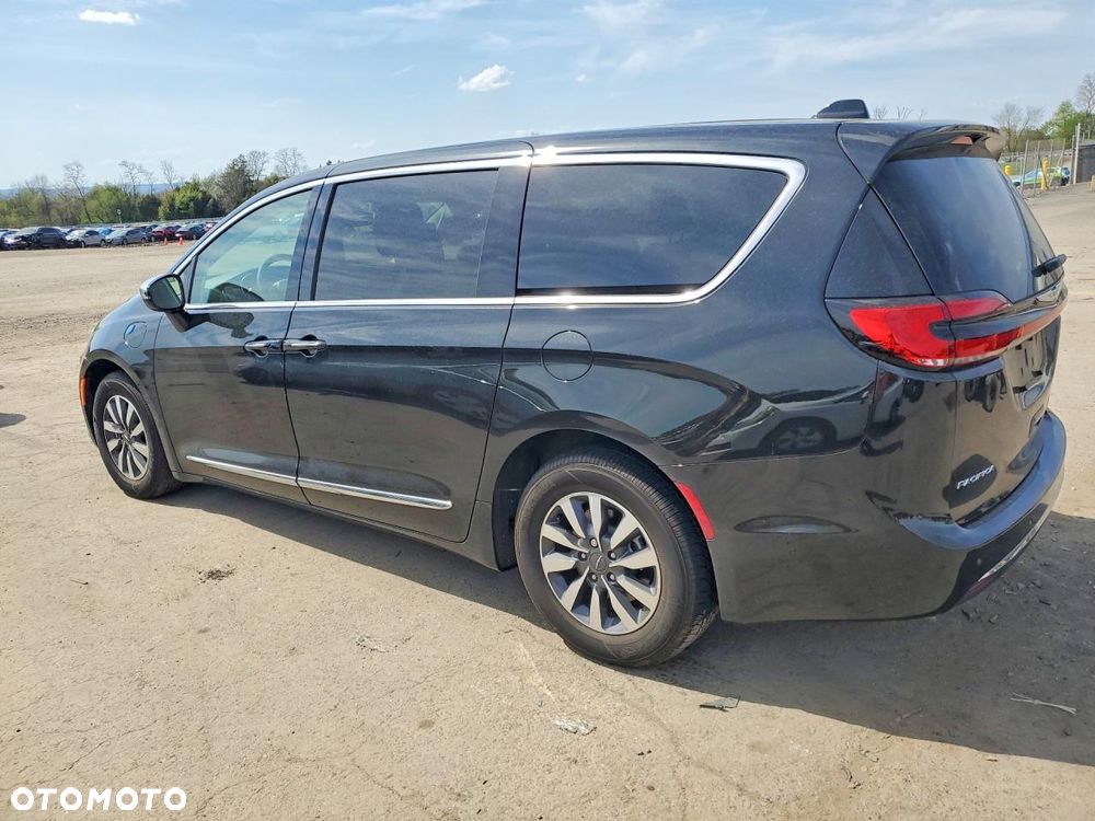 Chrysler Pacifica - 3