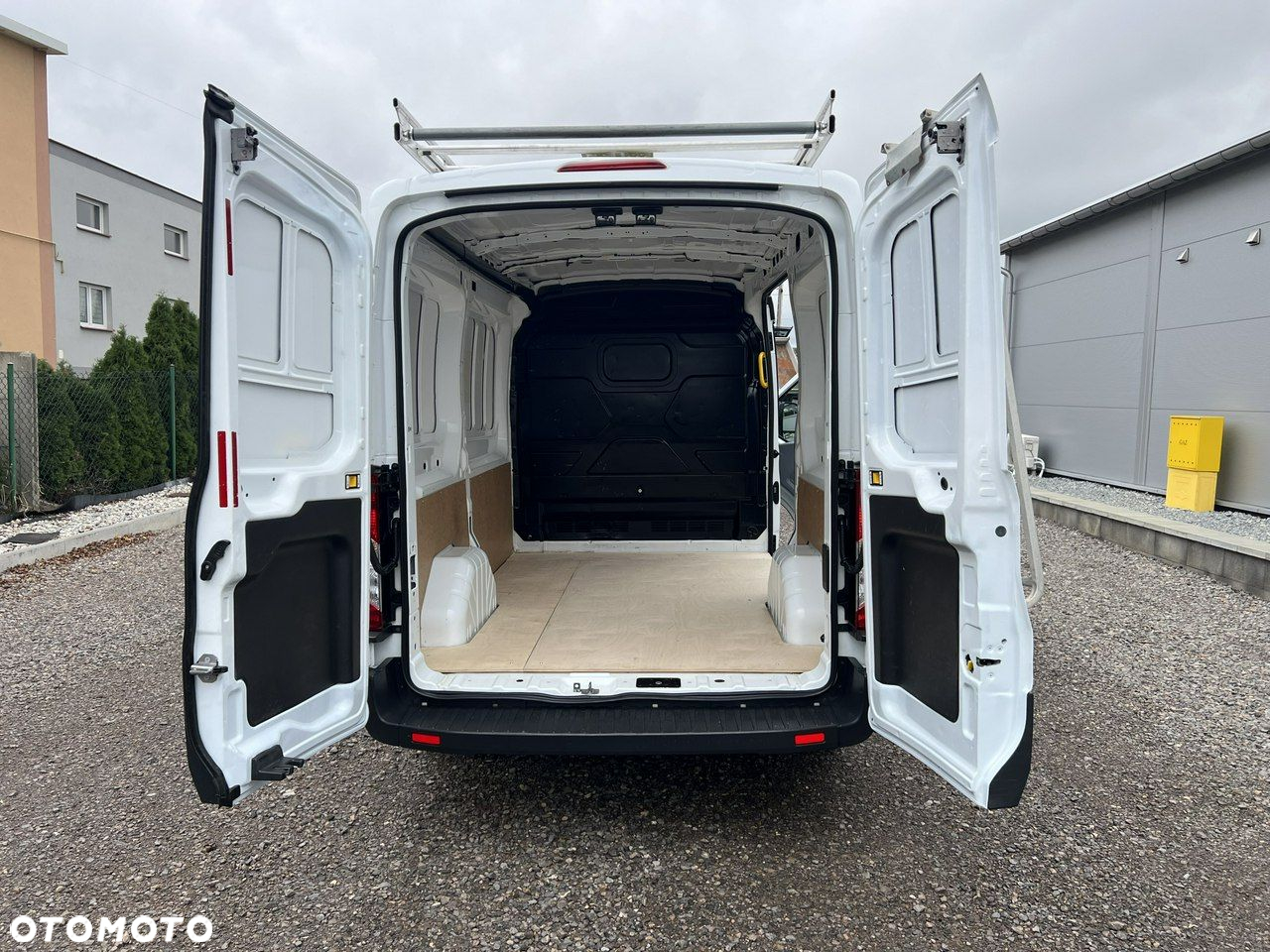 Ford Transit - 18