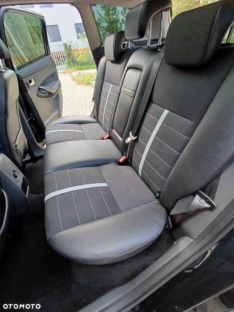 Ford Kuga 2.0 TDCi 2x4 Titanium - 22