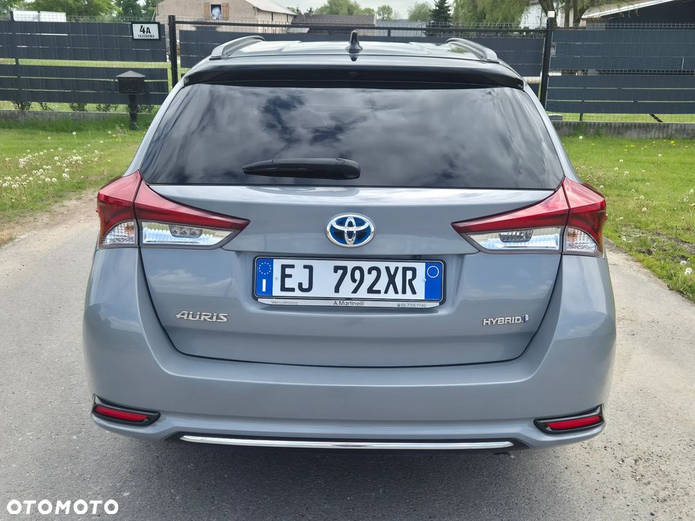 Toyota Auris Hybrid 135 Selection - 11